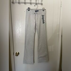 Aéropostale || Y2K Gray Logo Flare Swearpants